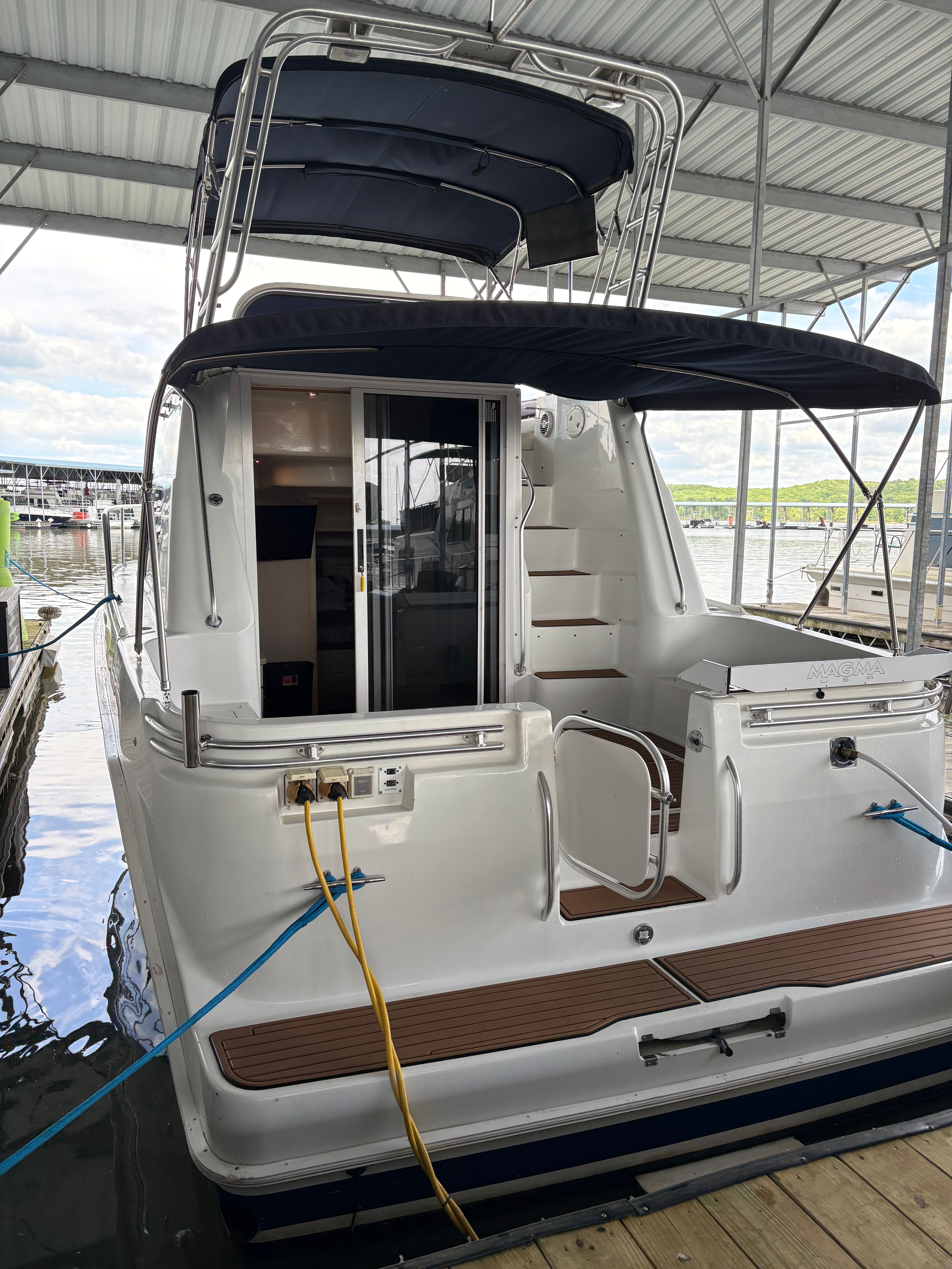 1996 Mainship 31 Sedan Bridge