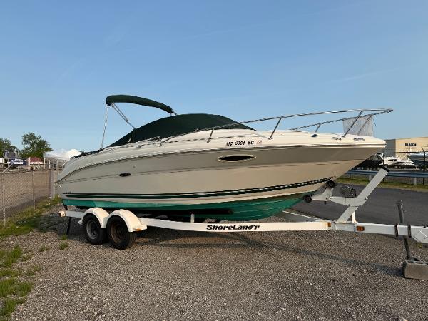 2001 Sea Ray 225 Weekender