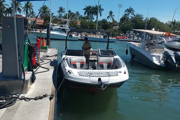 2018 Four Winns HD 270