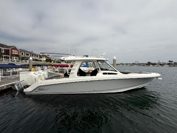2024 Boston Whaler 350 Realm