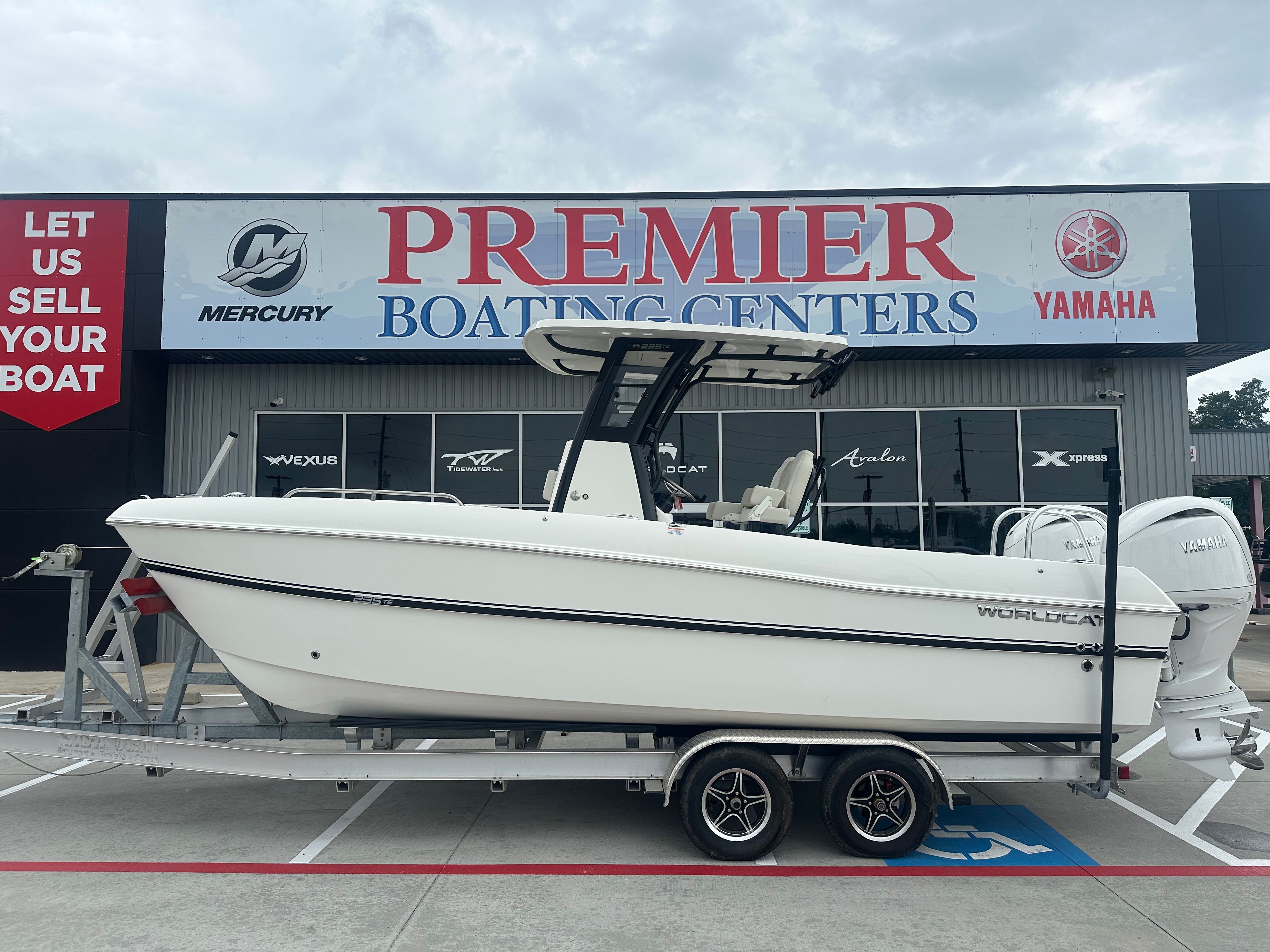 World Cat 235 TE