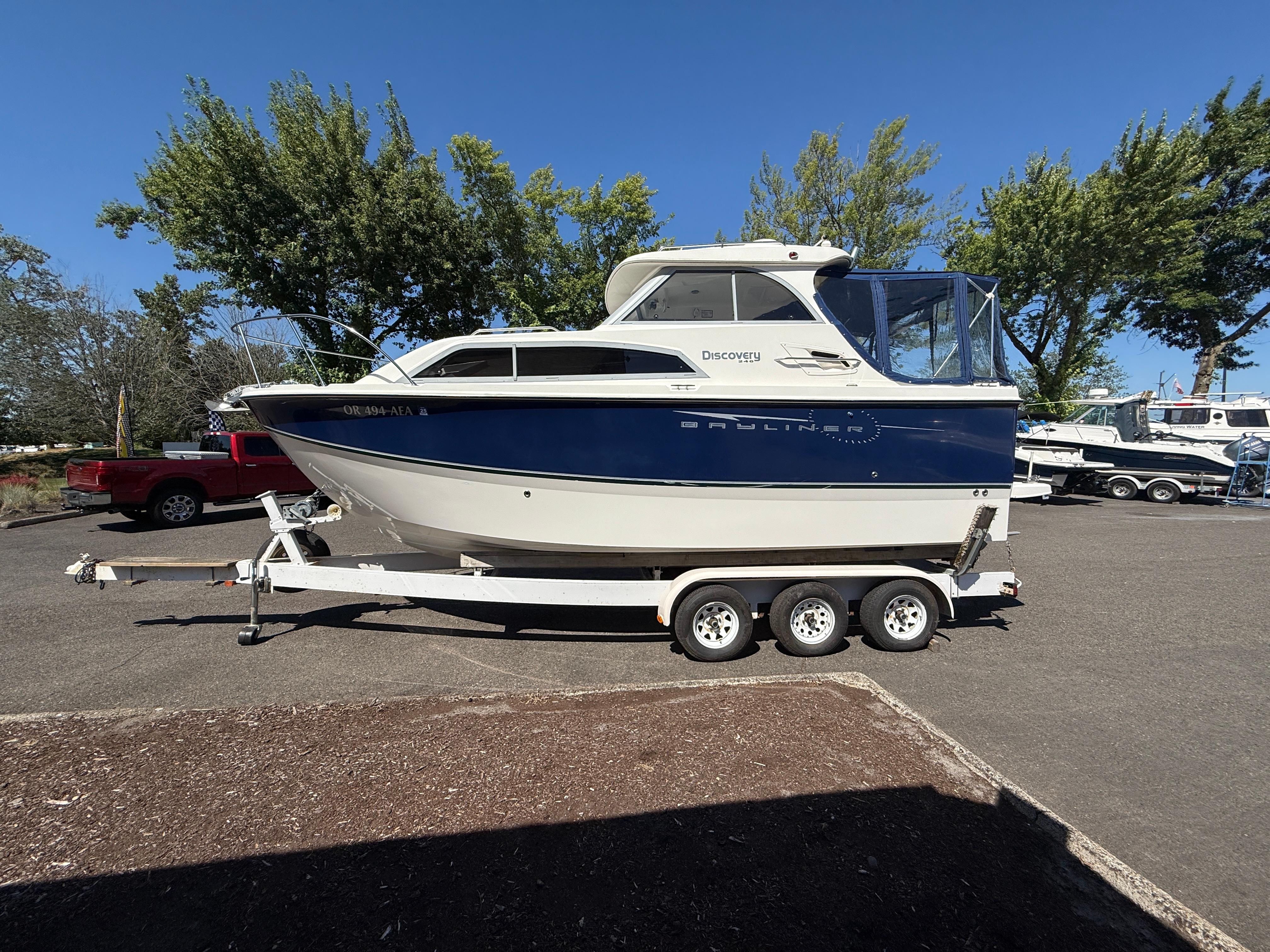 2009 Bayliner Discovery 246
