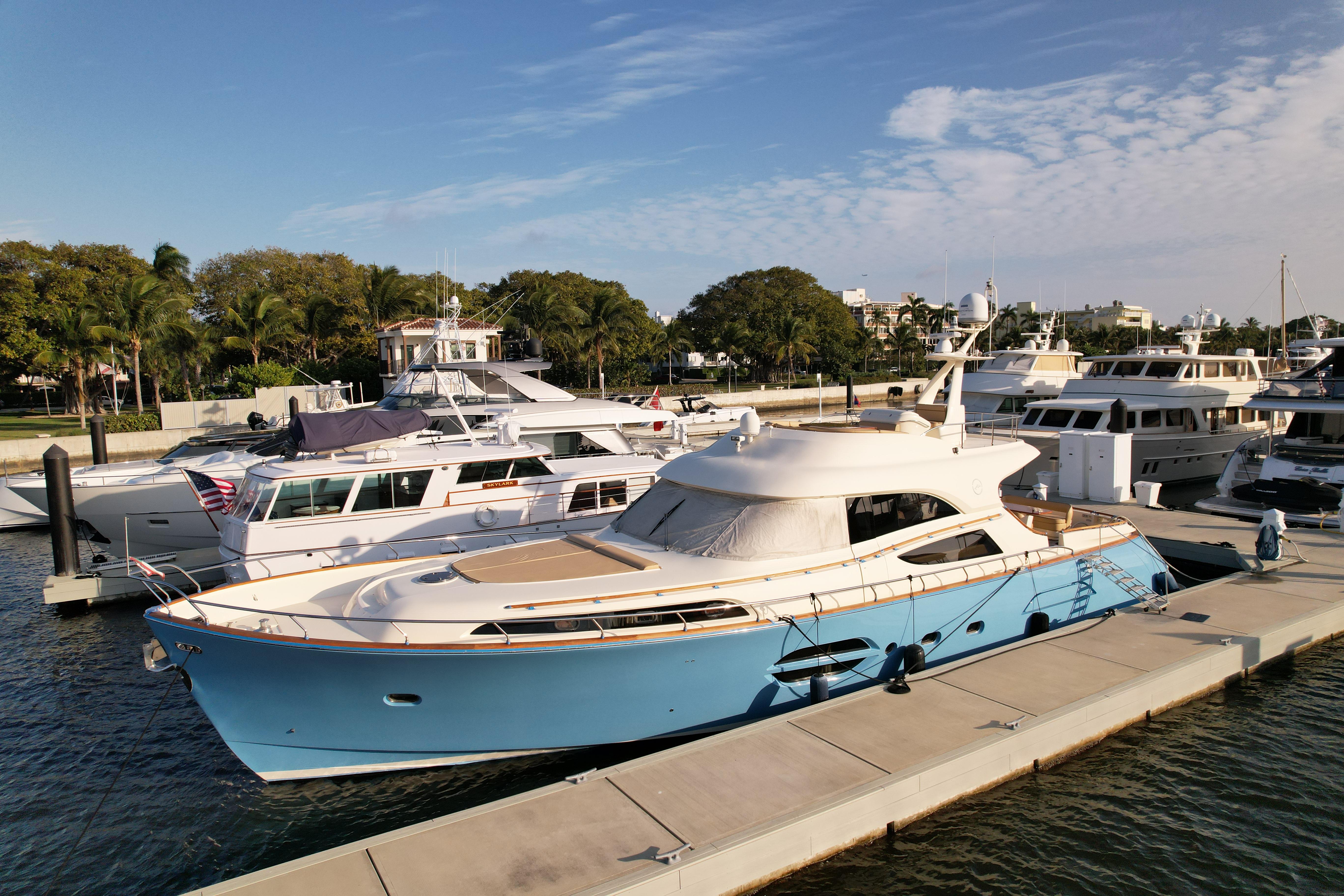 2006 Mochi Craft Dolphin