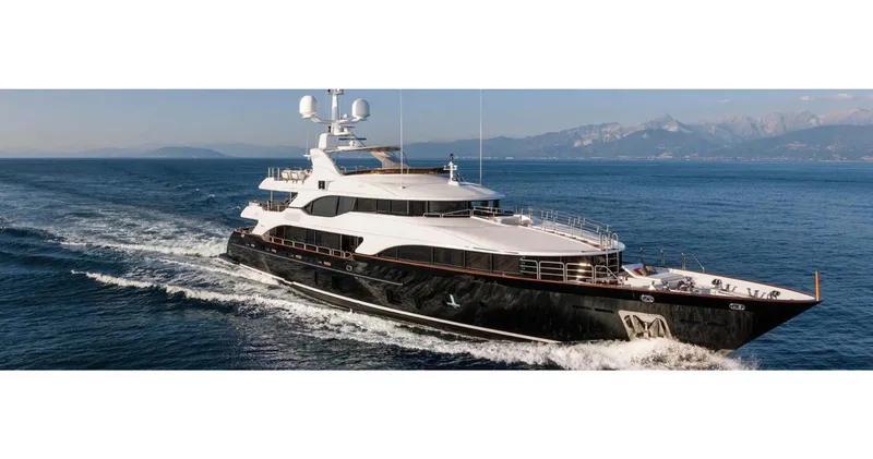 2010 Benetti 45