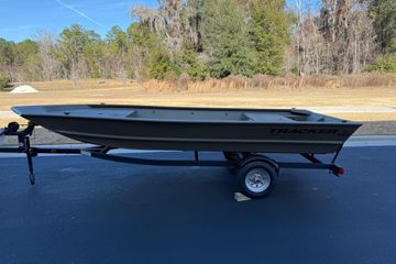 2026 Tracker Grizzly 1648 Utility