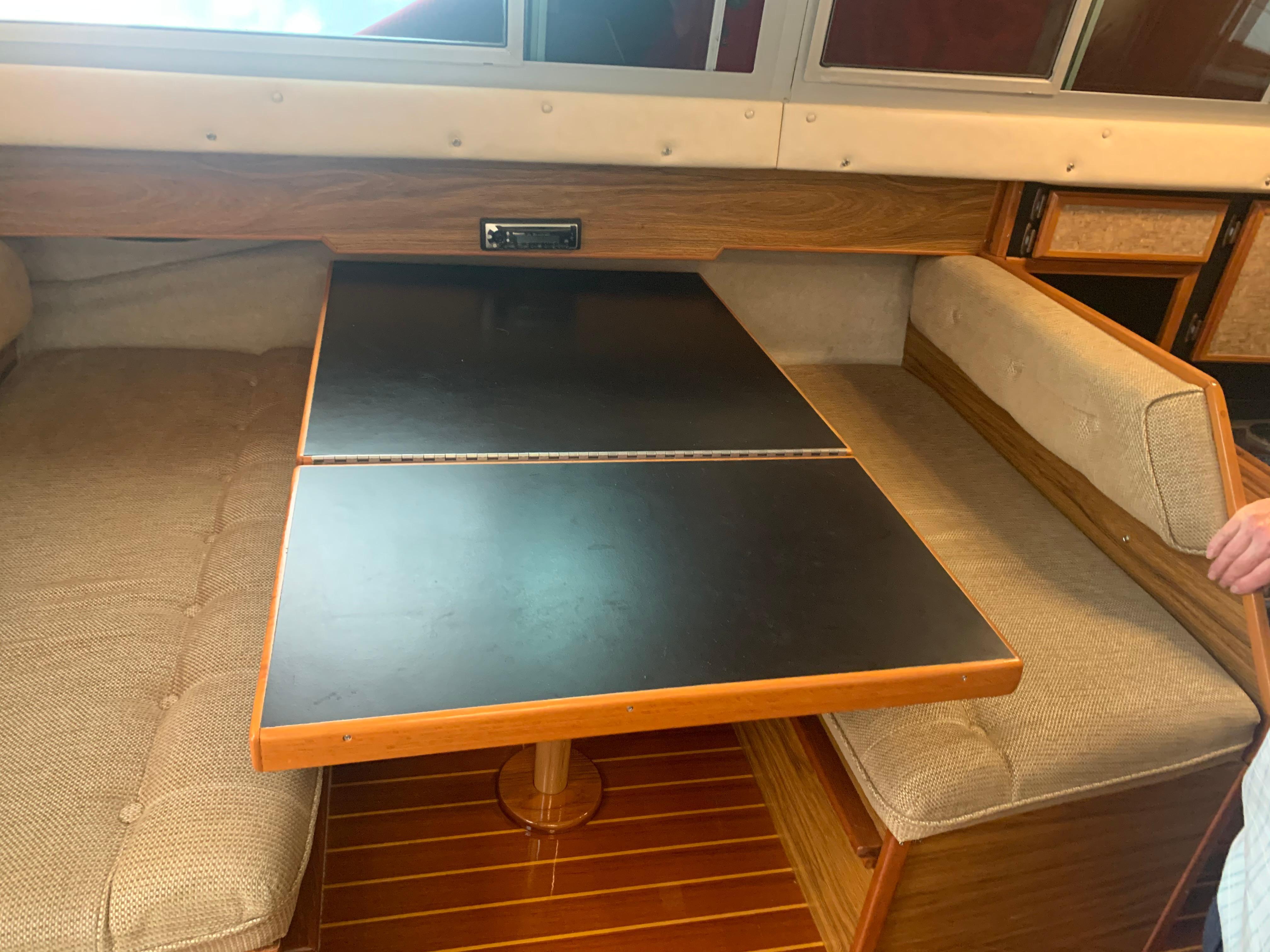 1985 Sea Ray Express Cruiser