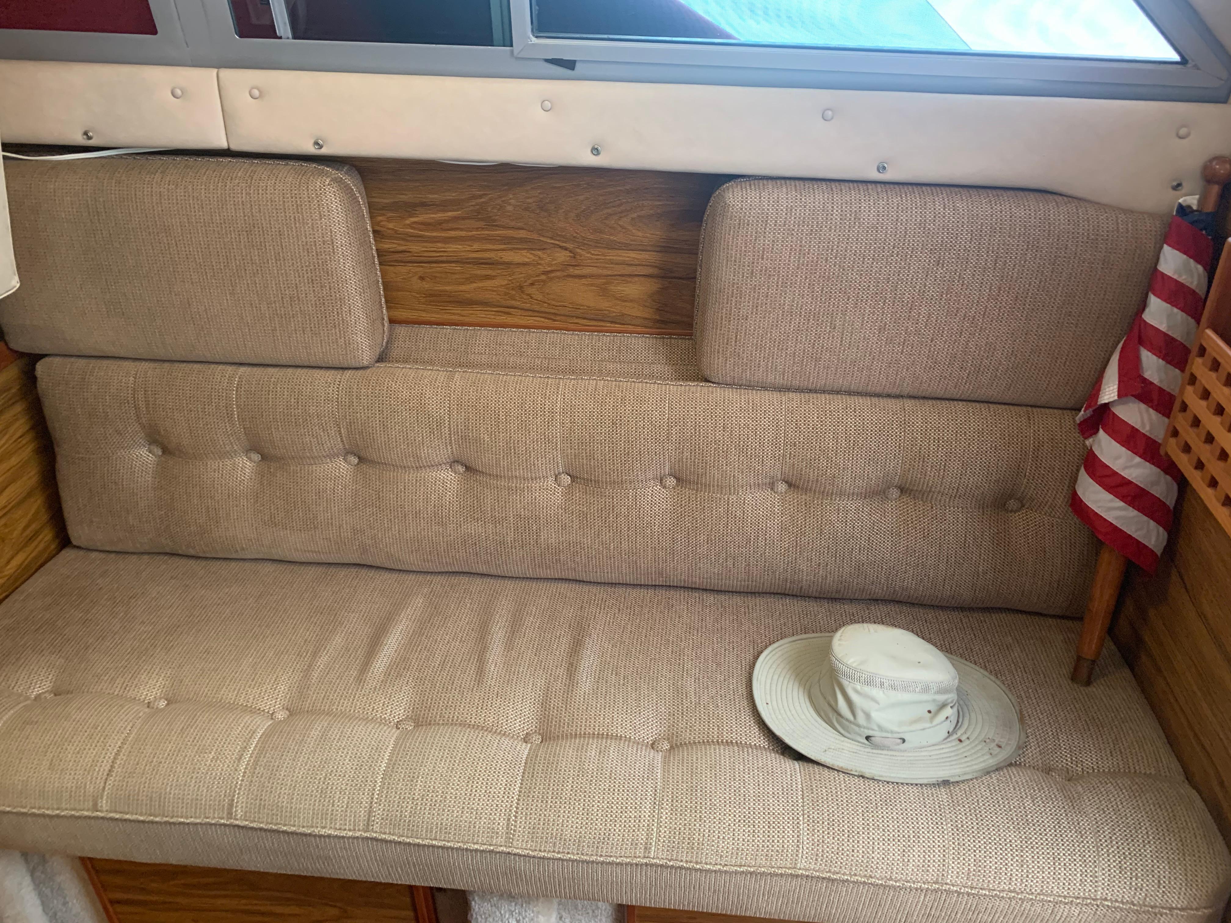 1985 Sea Ray Express Cruiser