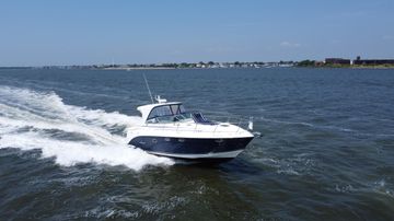 2006 Rinker 360 Express Cruiser