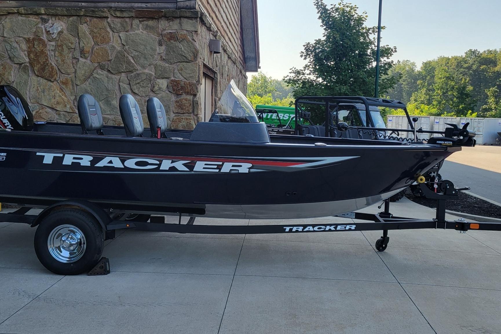 2026 Tracker Pro Guide V-16 SC