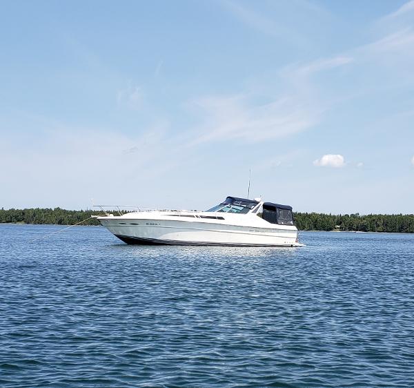 1989 Sea Ray 390 Express Cruiser