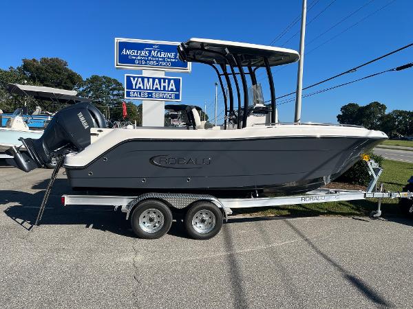 Robalo R222 Center Console 2024 Robalo R222 Center Console boat on a trailer at Angler's Marine.