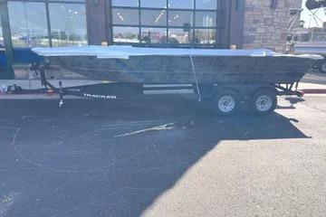 2026 Tracker Grizzly 2072 Utility