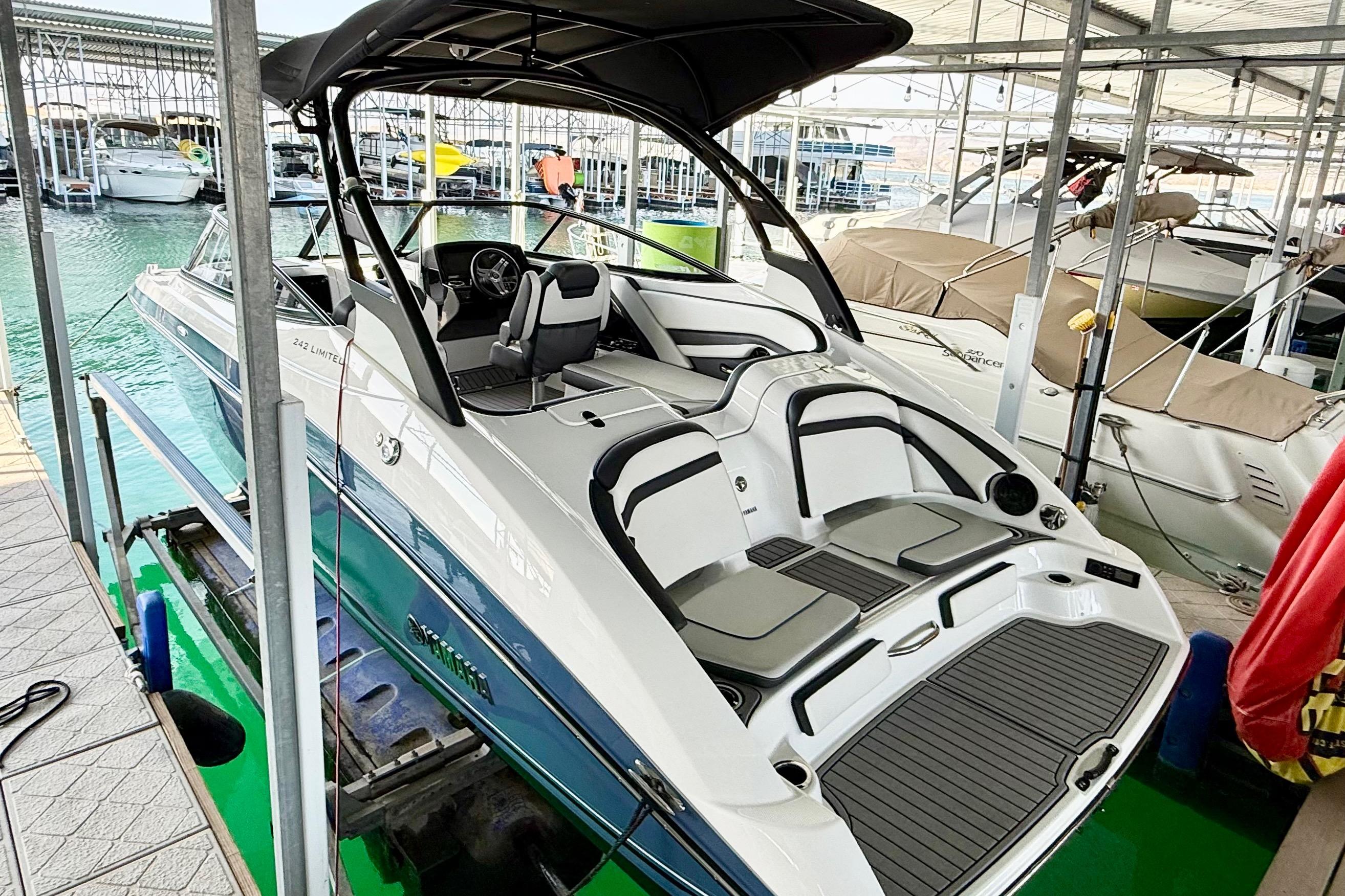 2018 Yamaha Boats 242 Limited S E-Series