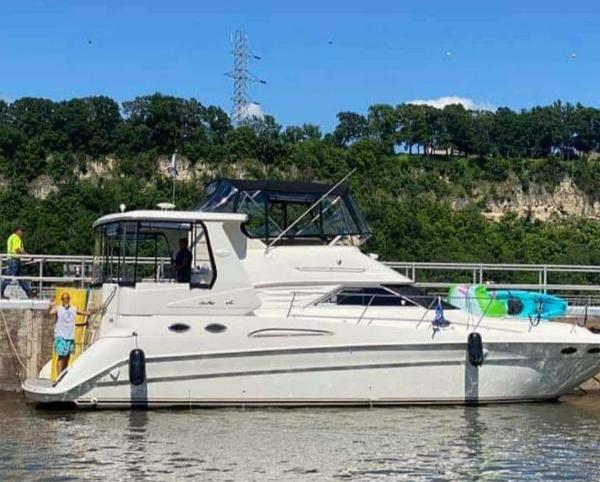 1998 Sea Ray 420 Aft Cabin