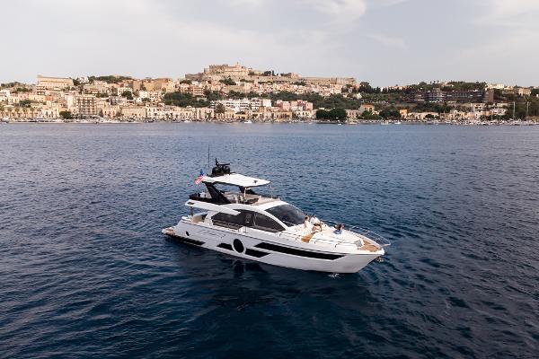 2024 Aicon Vivere 66'