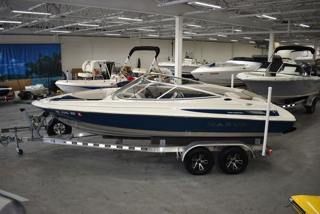 1997 Maxum Boats 2100 SR