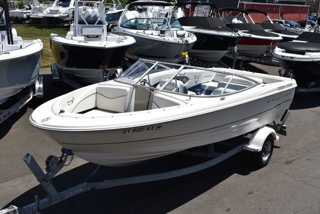 2001 Bayliner 2150 Capri Bowrider