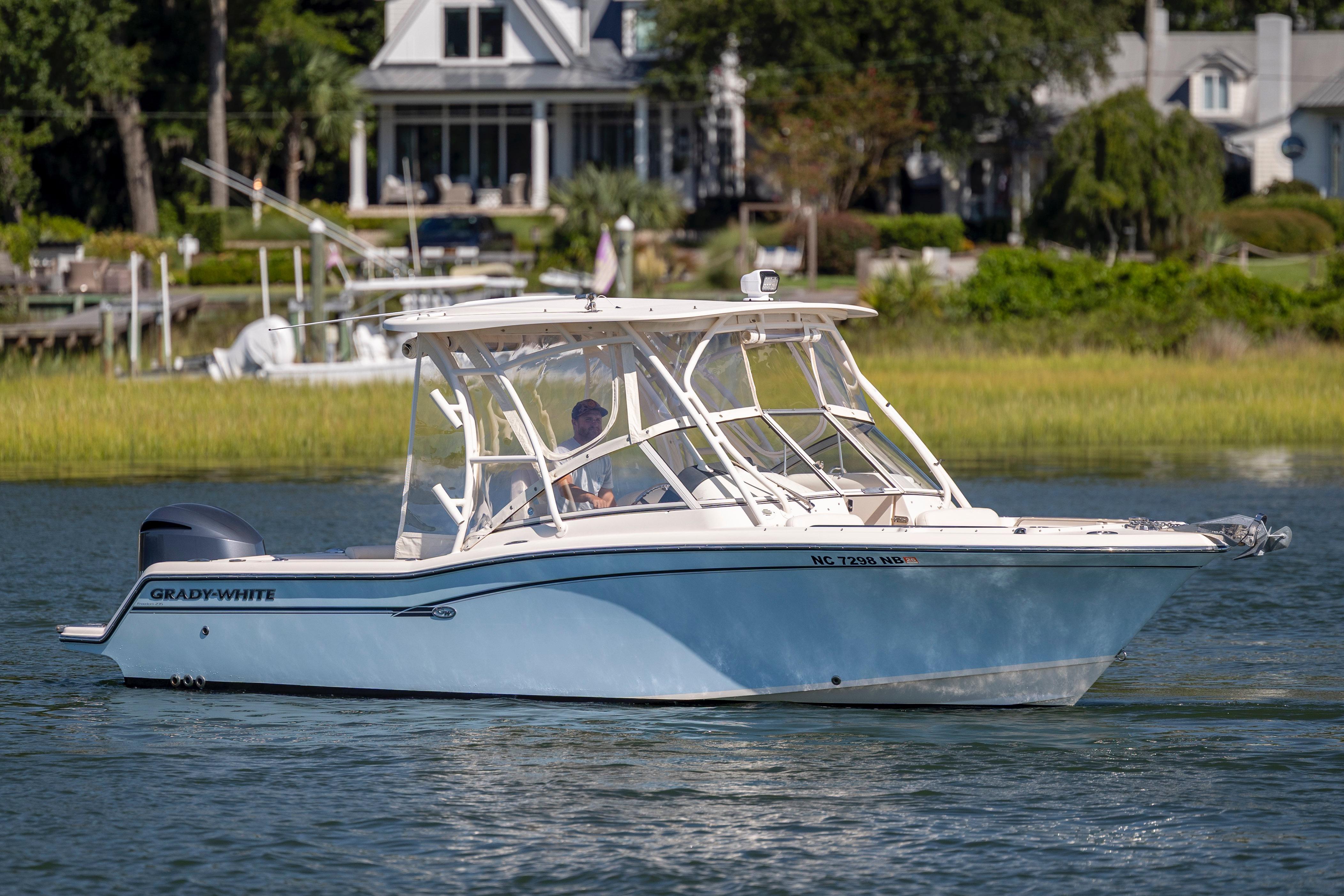2017 Grady-White Freedom 235