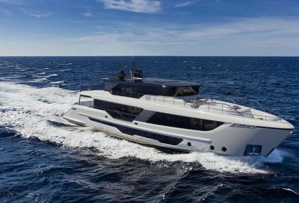 2023 Majesty 111