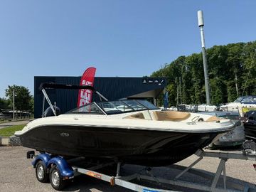 2022 Sea Ray SPX 210 Outboard