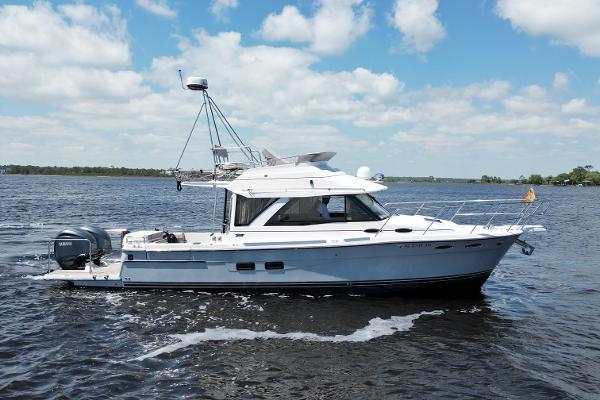 2023 Cutwater C-32 CB