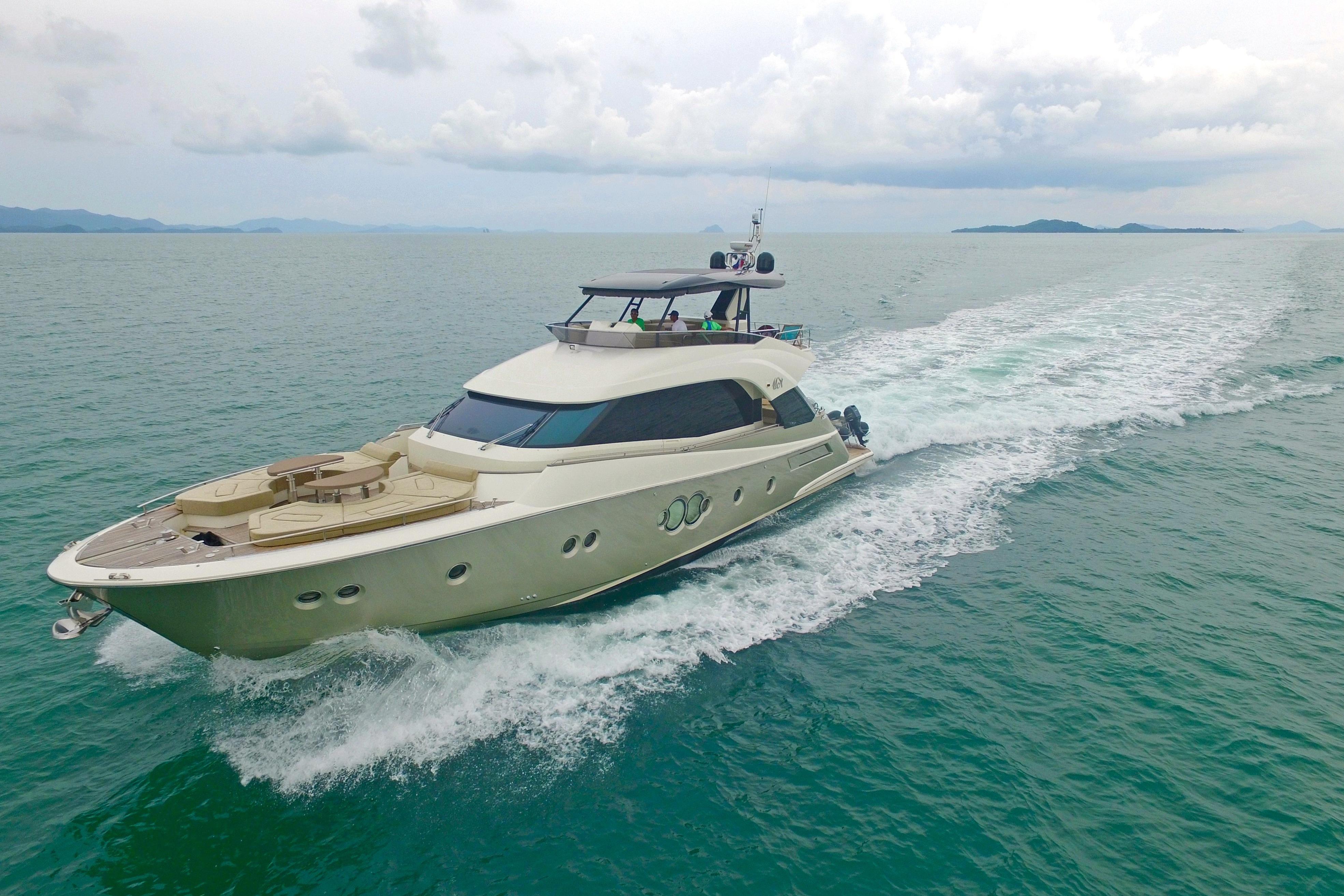 2015 Monte Carlo Yachts MCY 70