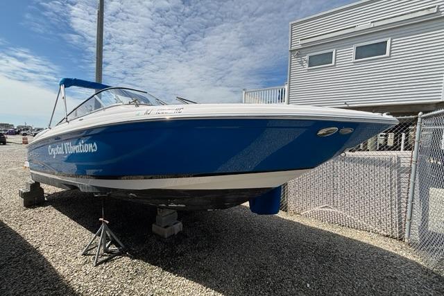 2010 Regal 2700 ES Bowrider