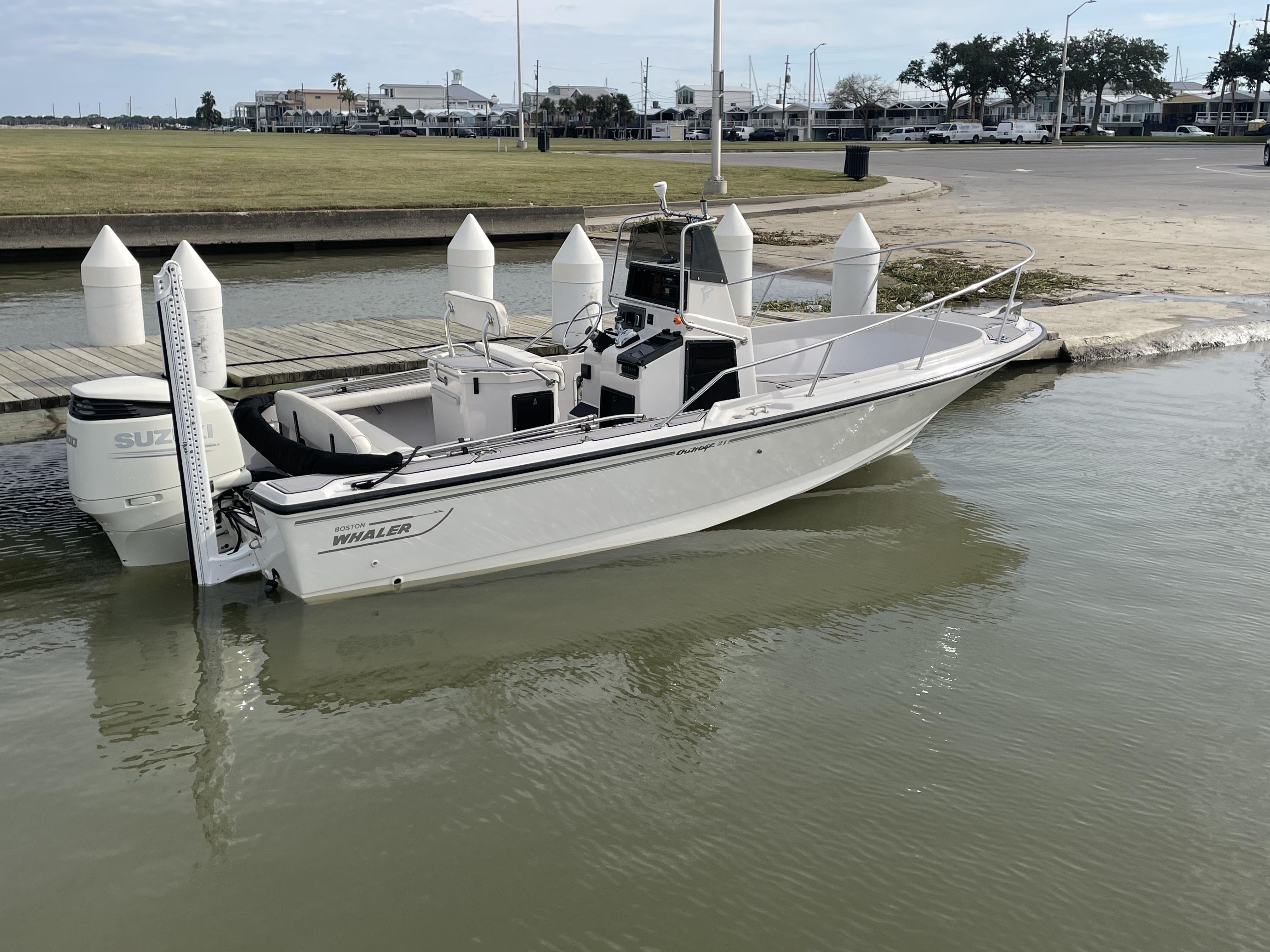 1996 Boston Whaler 21 Outrage