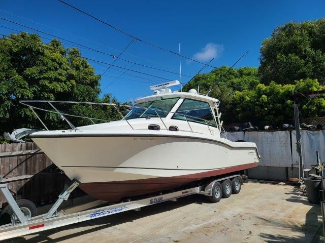 2016 Boston Whaler 315 Conquest