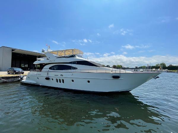 2004 Azimut 74