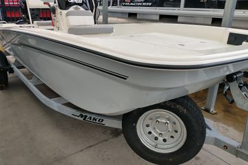 2026 Mako Pro Skiff 17 CC