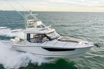 2026 Boston Whaler 365 Conquest