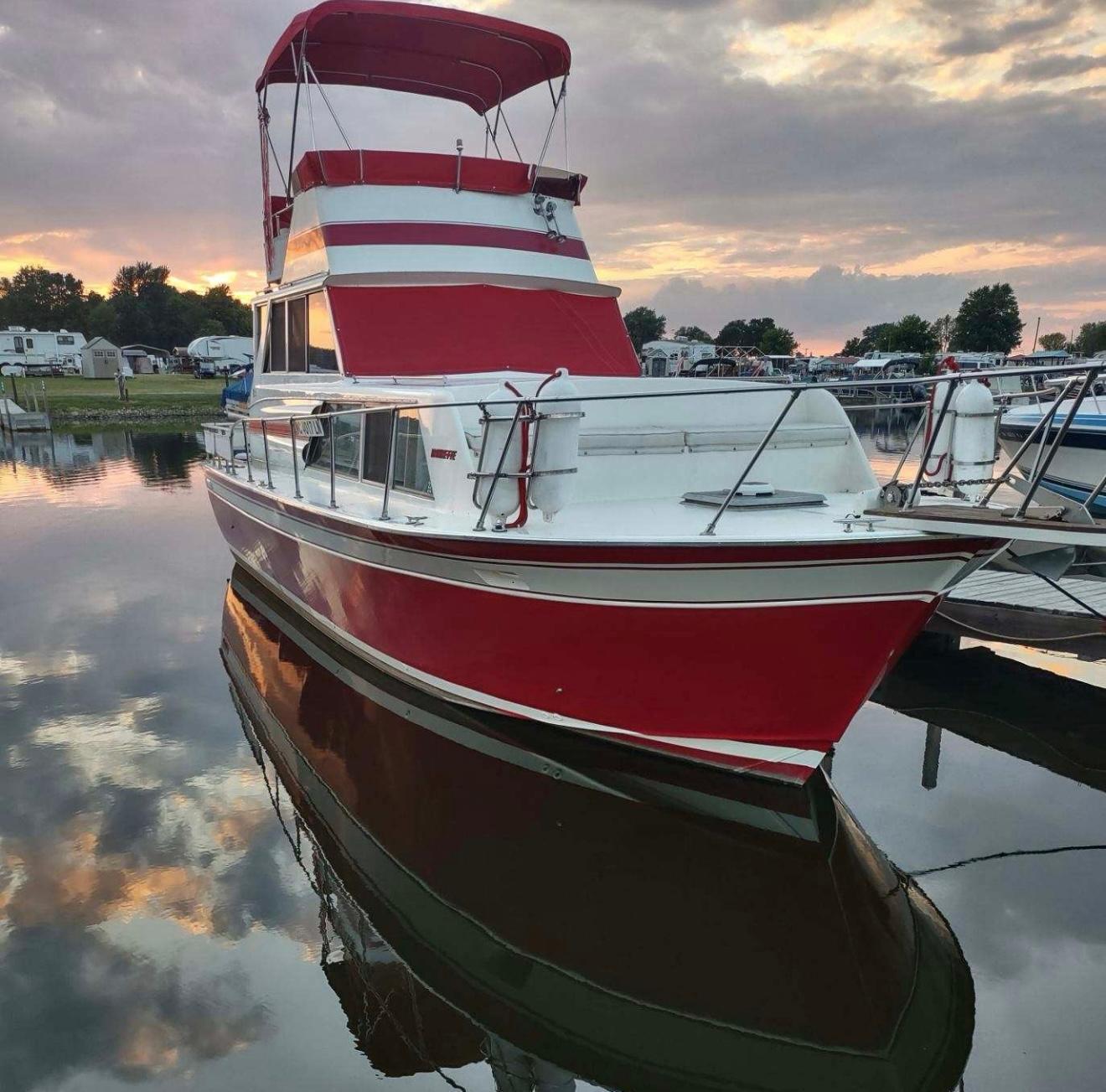 1984 Marinette FlyBridge