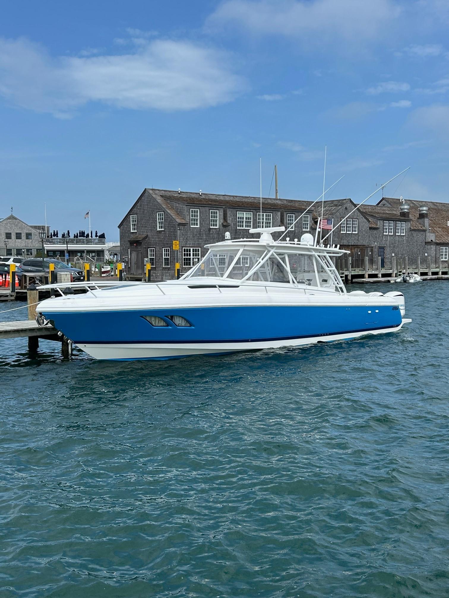 Intrepid 400 Cuddy Dockside