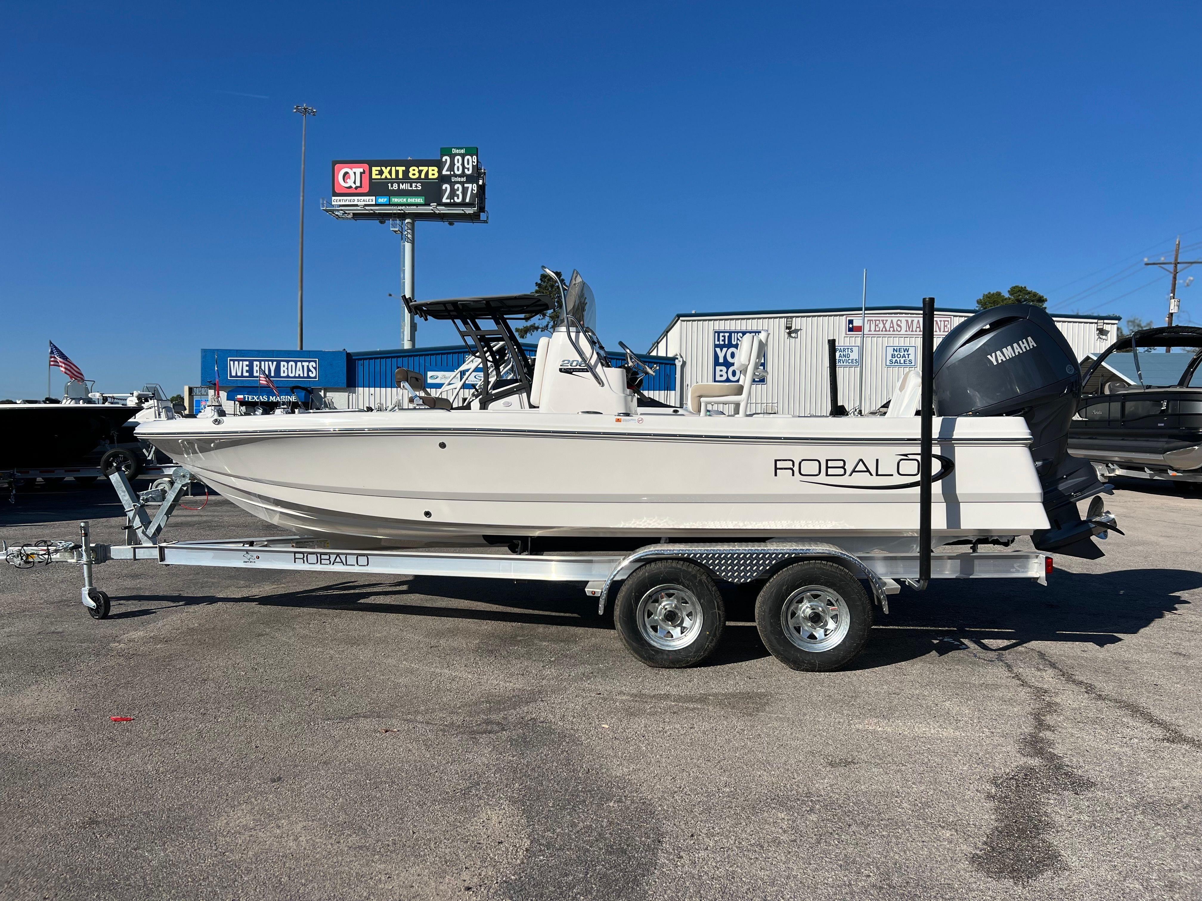 2025 Robalo 206 Cayman