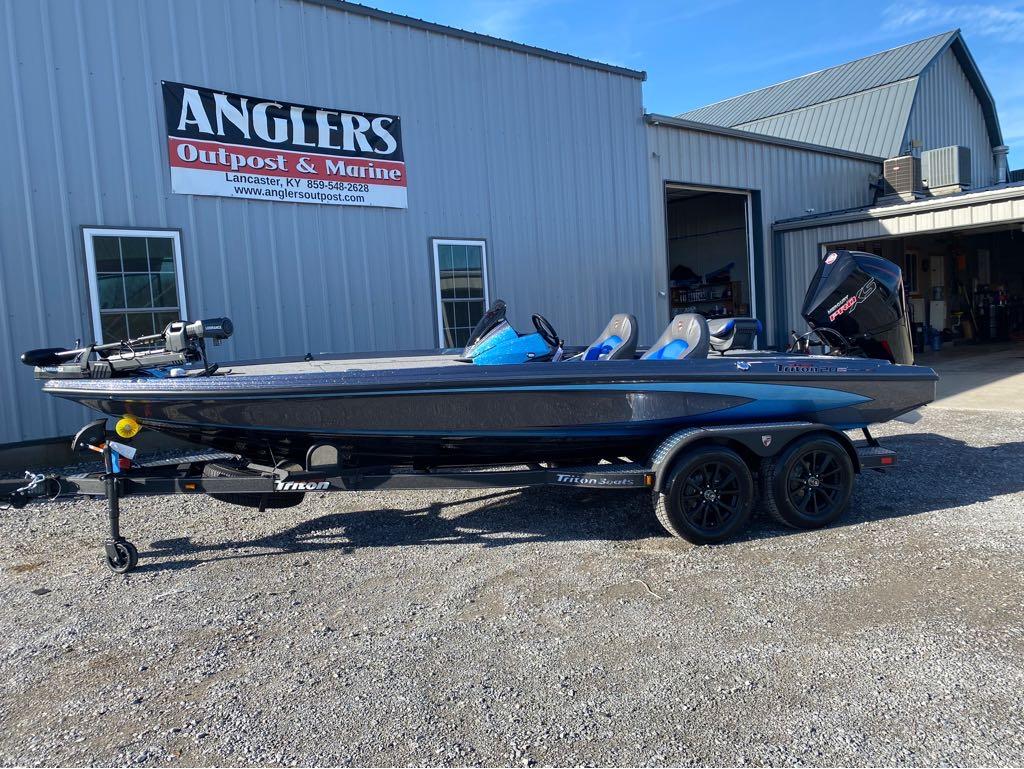 Triton 20XP Patriot 2025 Triton 20XP Patriot boat at Anglers Outpost & Marine, Lancaster, KY.