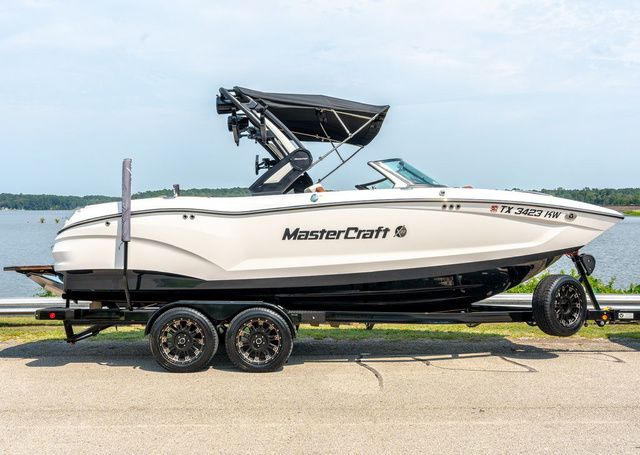 2022 MasterCraft X22