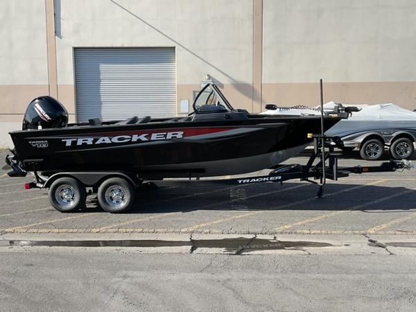 2025 Tracker Targa V-18 Combo
