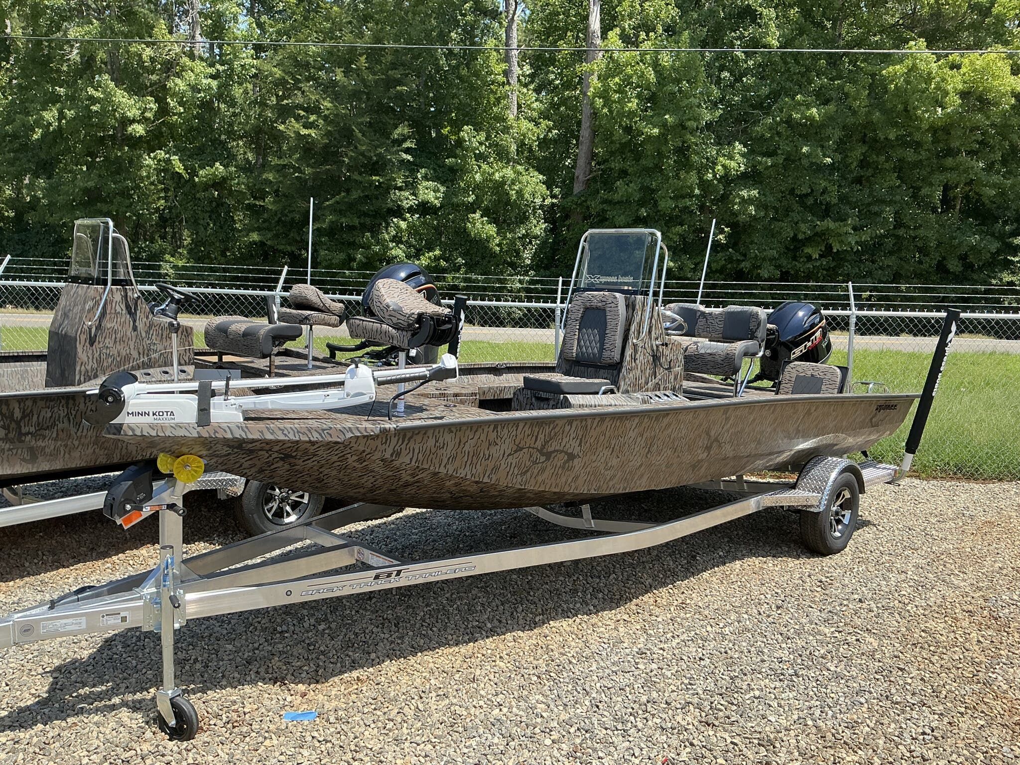2026 Xpress Hyper-Lift Bay Series H20 Bay