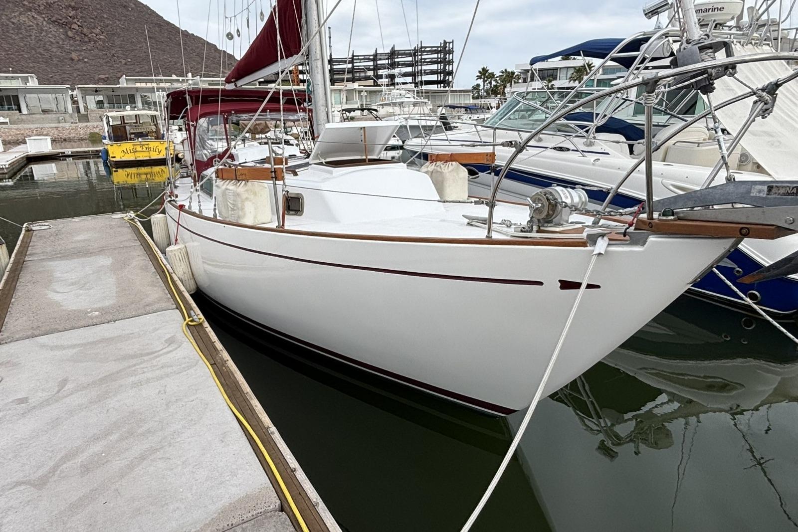 1977 Douglas 32