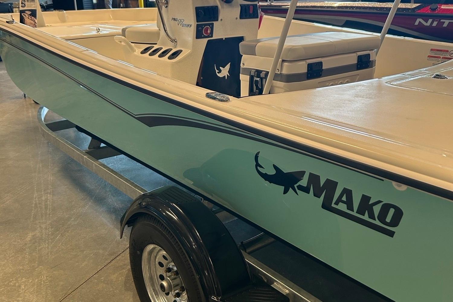 2026 Mako Pro Skiff 17 CC
