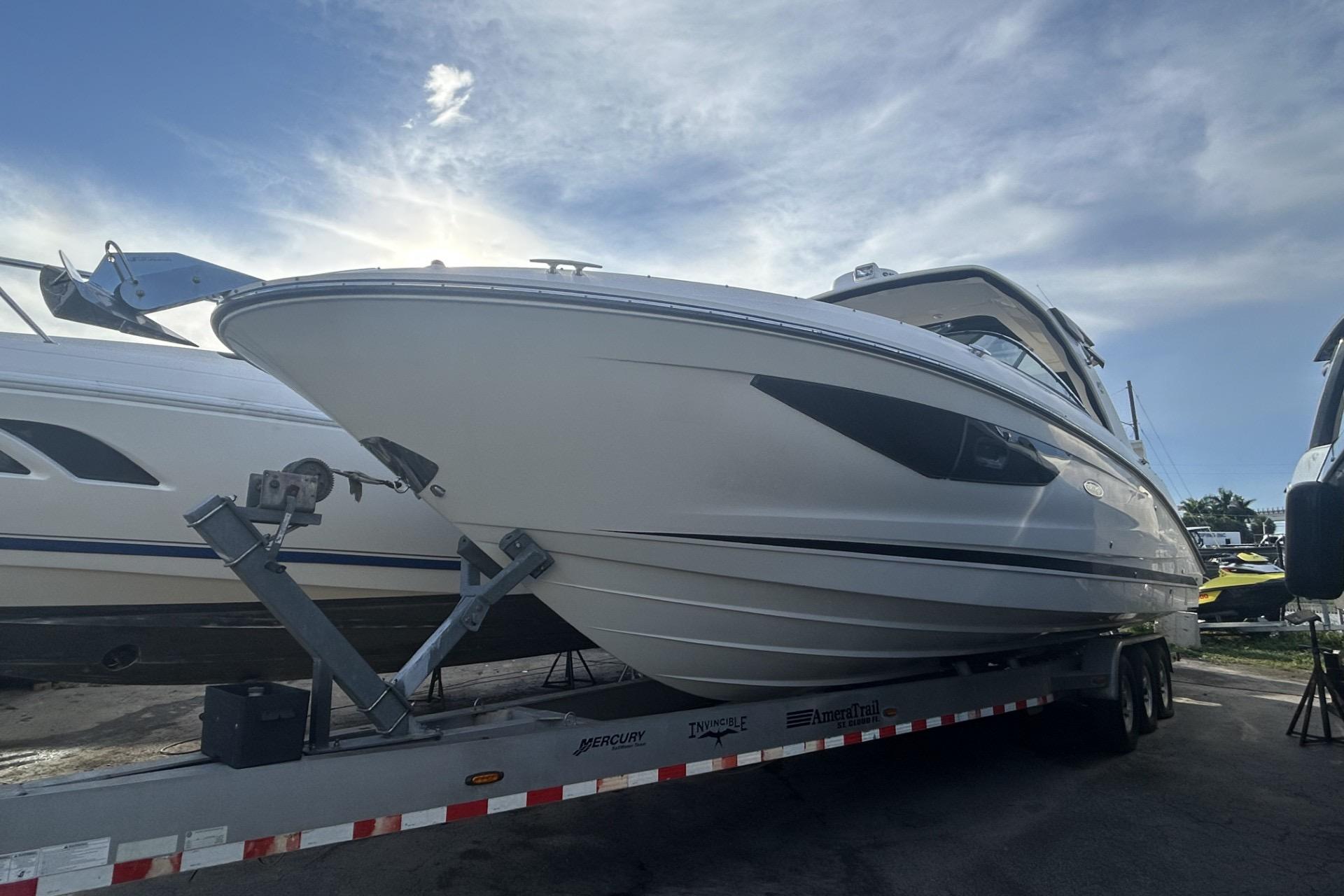 2019 Sea Ray SLX 350 Outboard