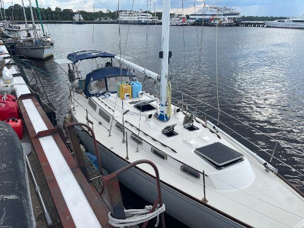 1983 Sabre 38 Mk I Swing Keel