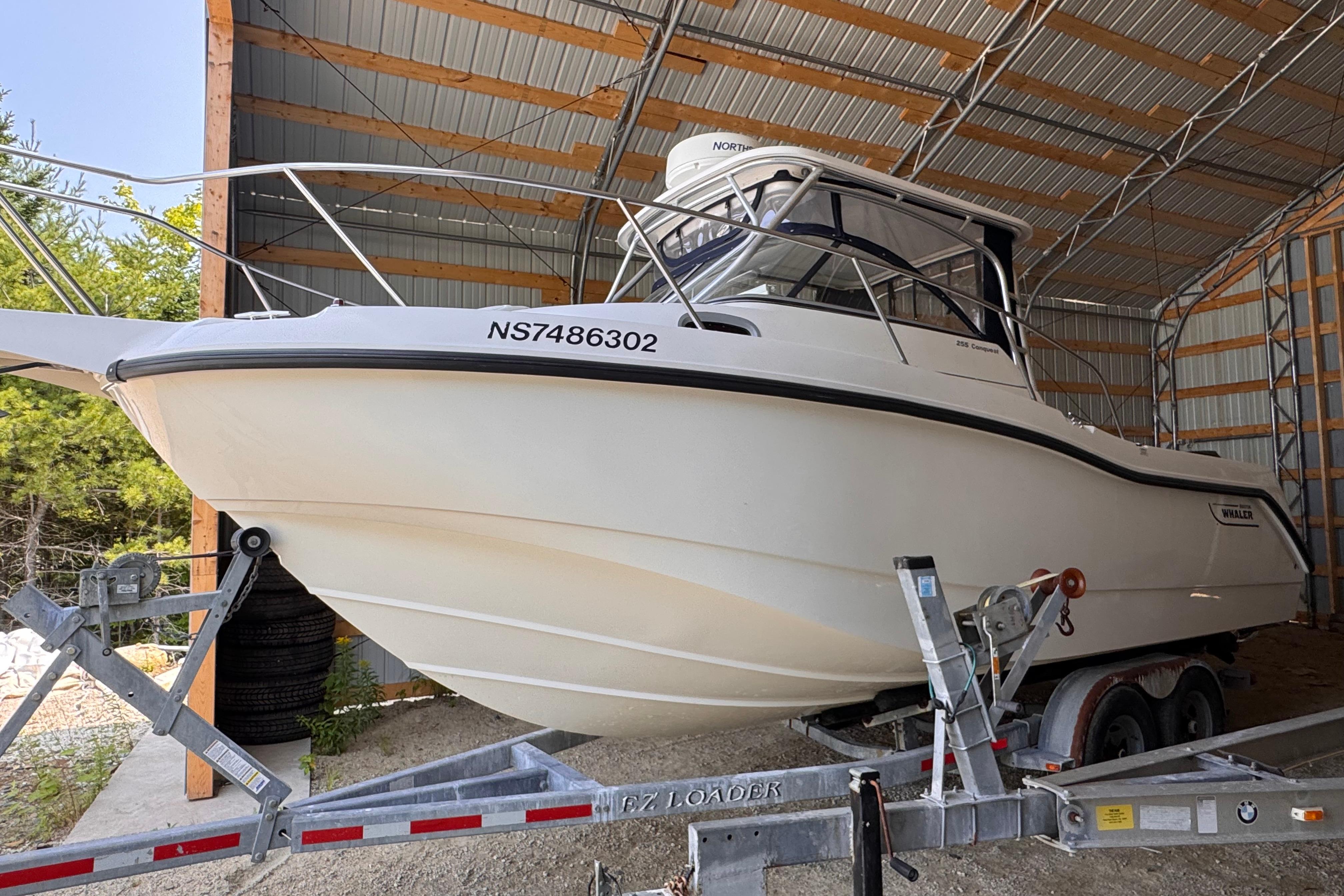 2007 Boston Whaler 255 Conquest