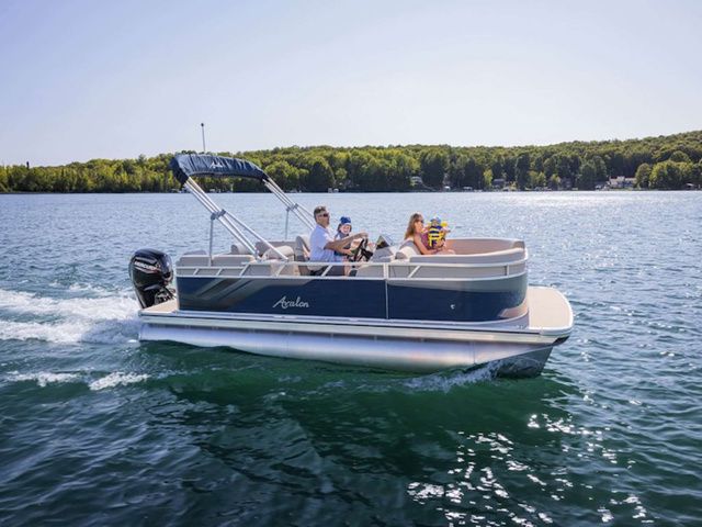 Avalon VLS Quad Lounge 21 FT