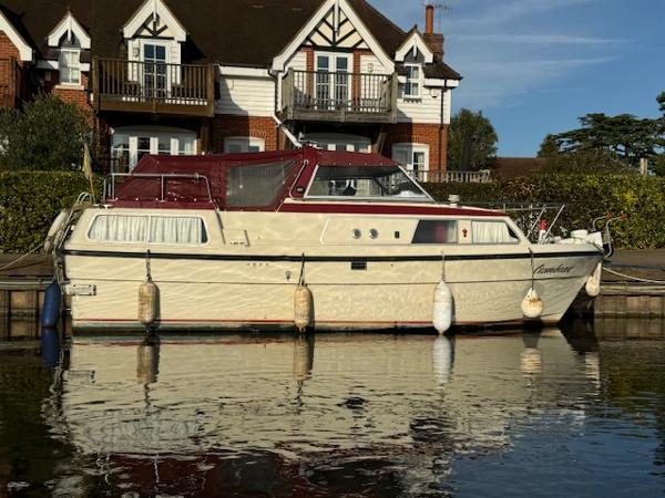 1980 Custom Neptim 8000 Cabin Cruiser