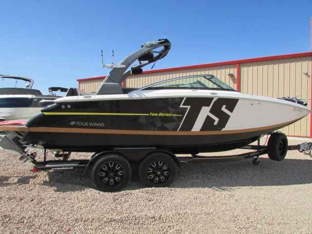 2017 Four Winns 242 TS