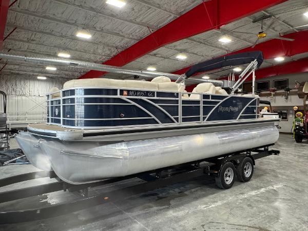 2016 AquaPatio 220 AD