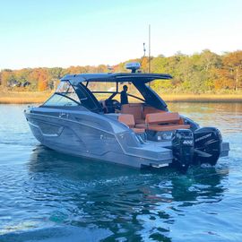 2023 Cruisers Yachts 34 GLS OB