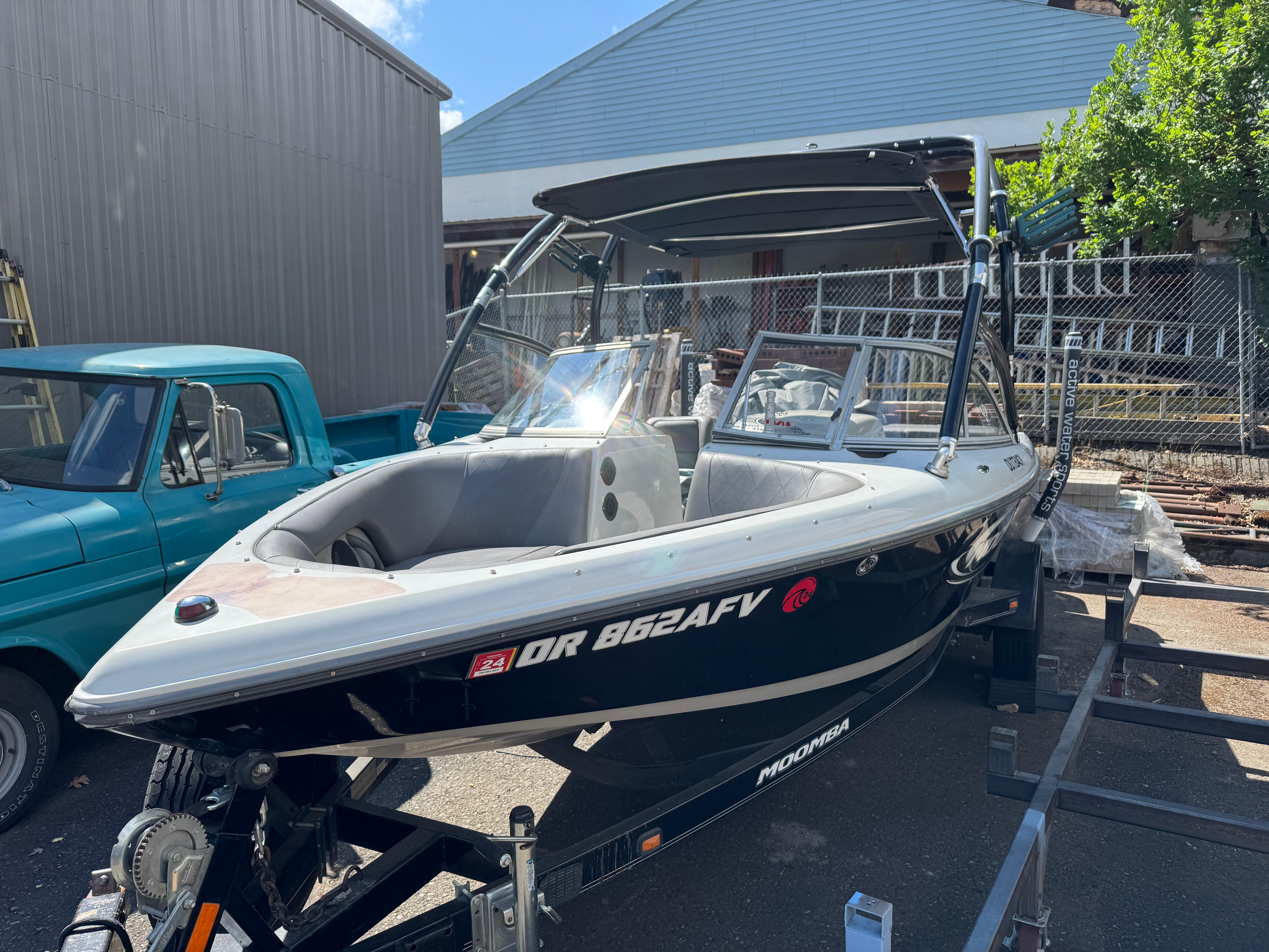 2005 Moomba Outback